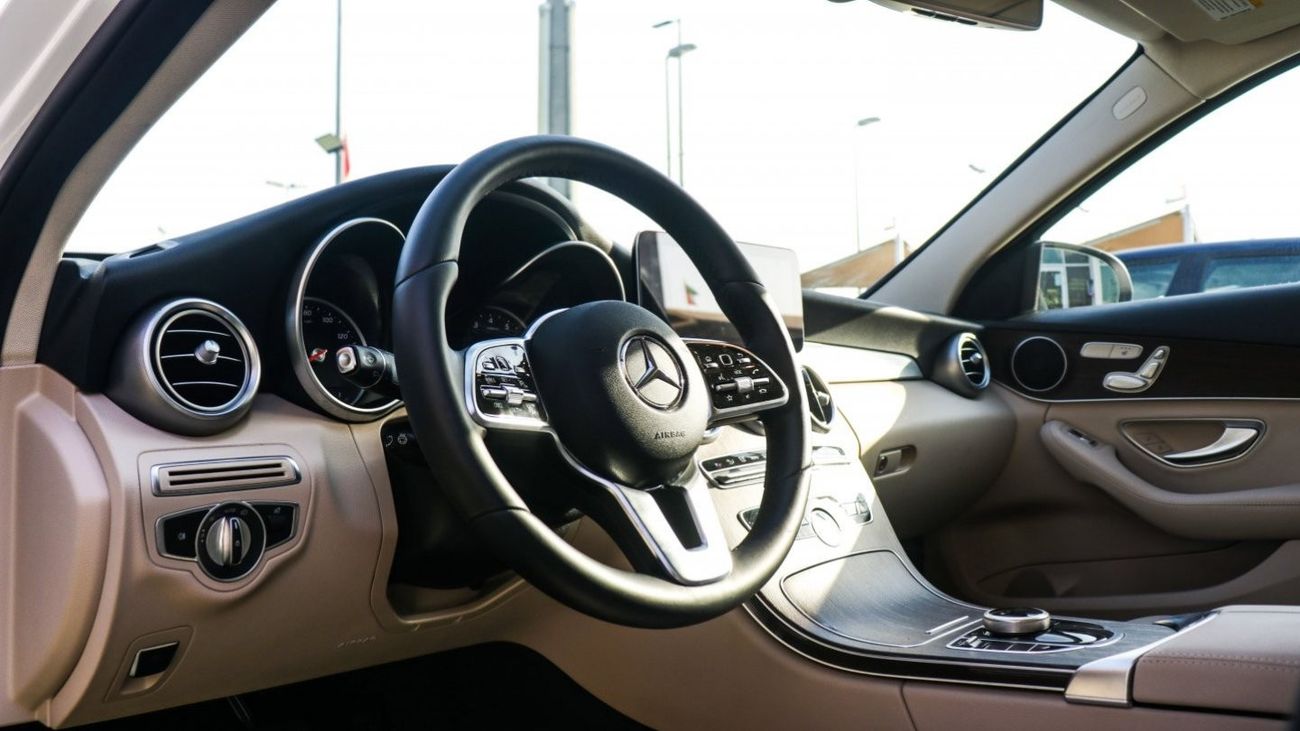 مرسيدس بنز C 300 4MATIC