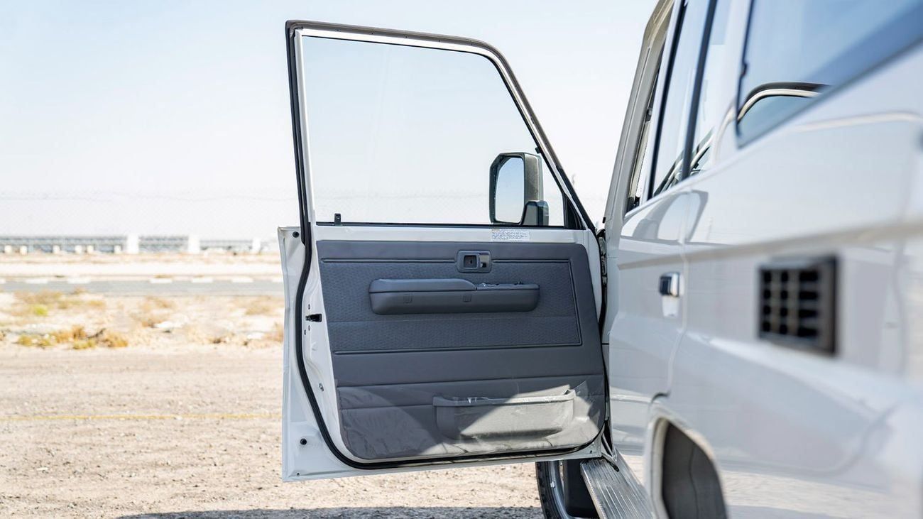 تويوتا لاند كروزر 70 LX Toyota LC76 Hard Top 4.2L Diesel V6 5doors MY2025