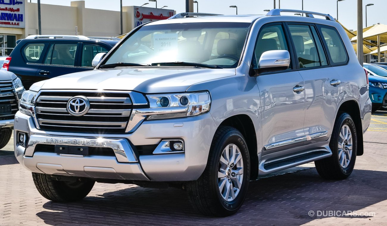 Toyota Land Cruiser GXŔ V8