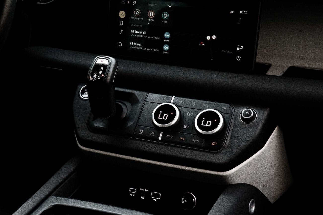 لاند روفر ديفندر 90 SE | 5,287 P.M  | 0% Downpayment | Defender SE P300 | Agency Warranty!