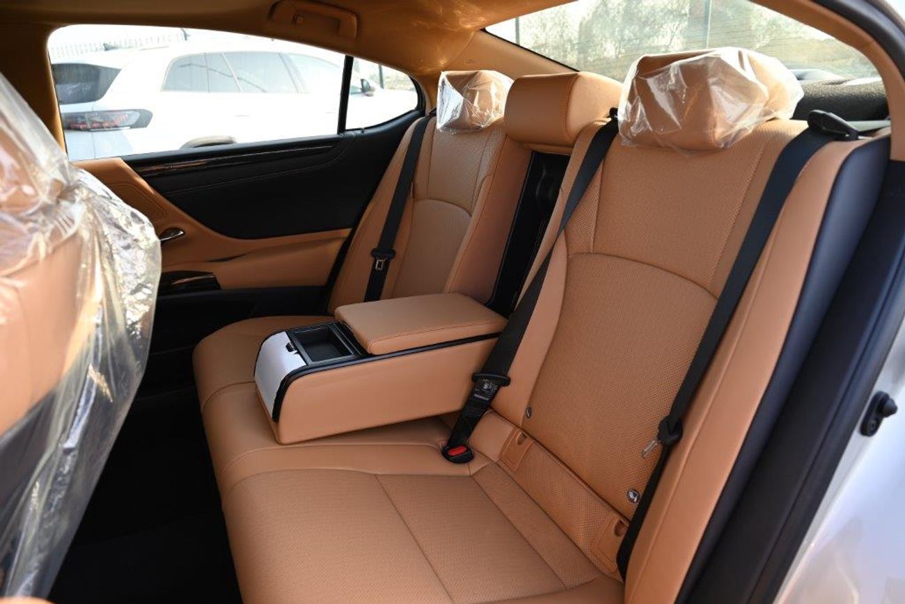 لكزس ES 300 Hybrid 2.5L 5 Seater Automatic