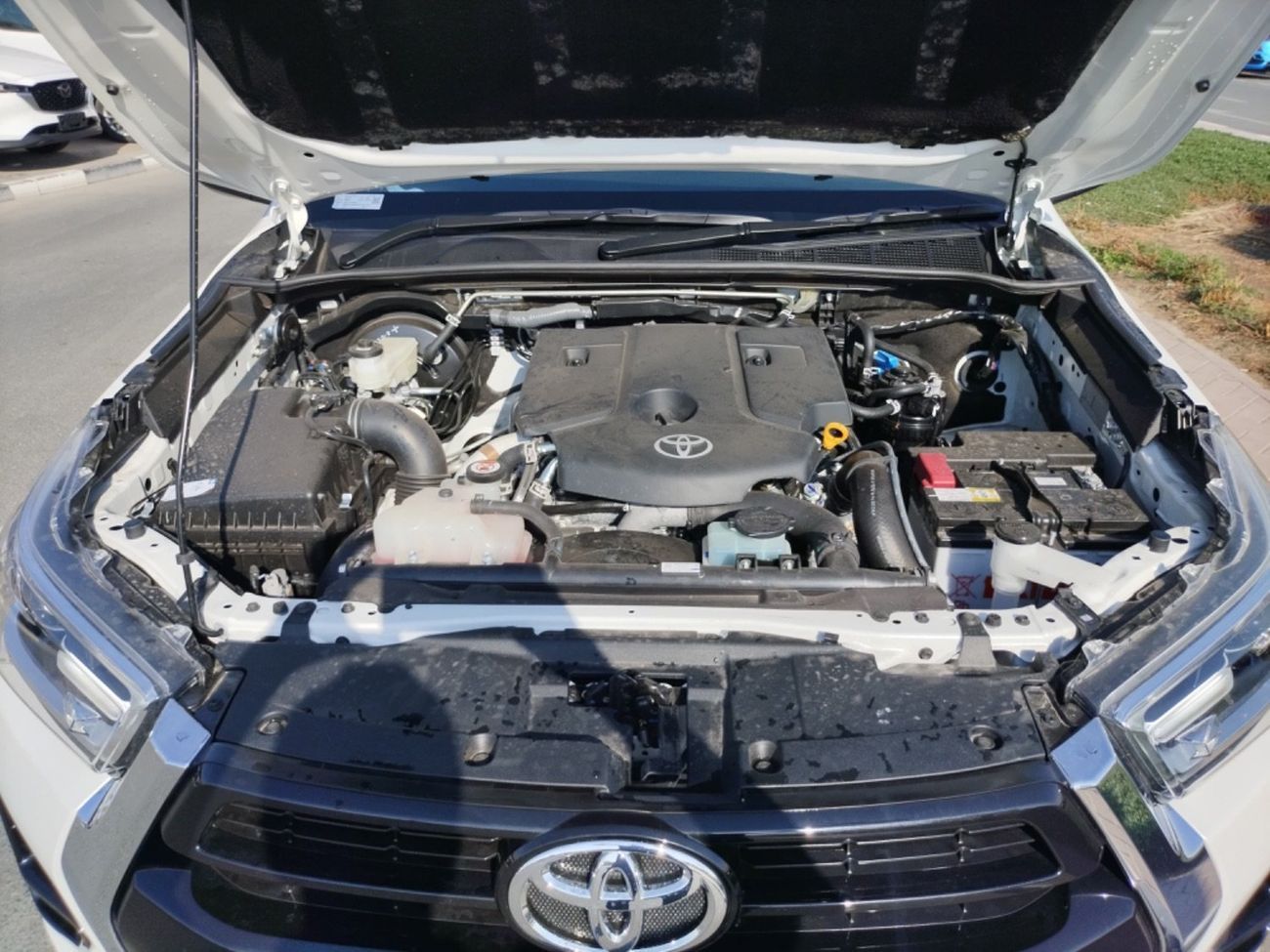 تويوتا هيلوكس 2.8L A/T HIGH