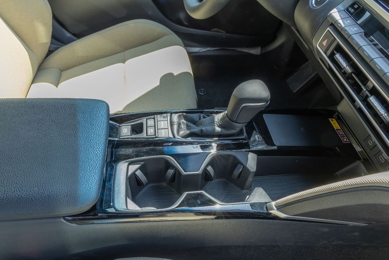 Toyota Camry Toyota Camry LE 2.5L Hybrid, Panorama - 2025 (Export)