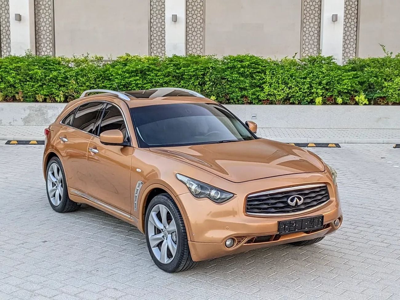 إنفينيتي FX50 Sport GCC Specs Very Clean Agency Mint Condition V8 Premium Luxury SUV