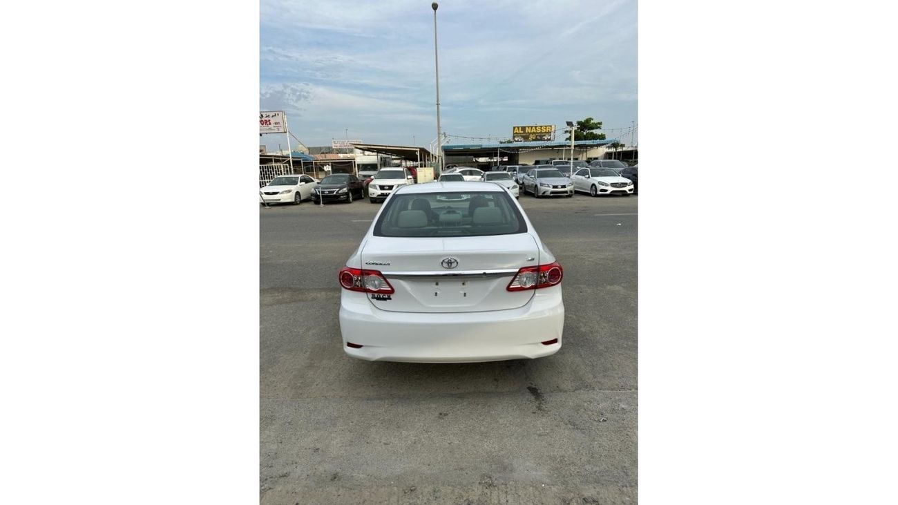 Toyota Corolla car in good condition, 2013 with engine capacity 1.8