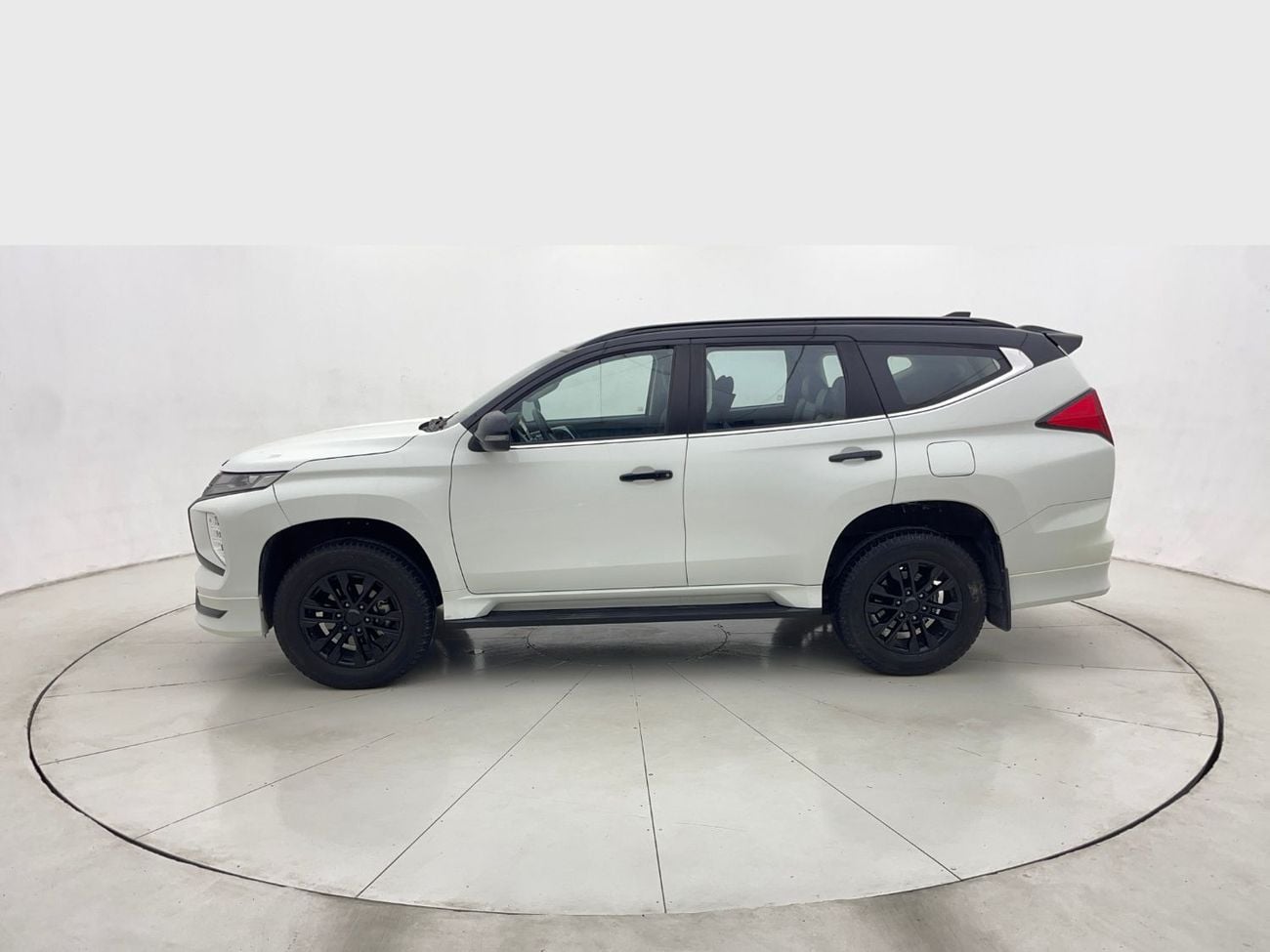 ميتسوبيشي مونتيرو سبورت 3L 2023 | 0 DP | 1276/Month | 30 Day Return | Service History