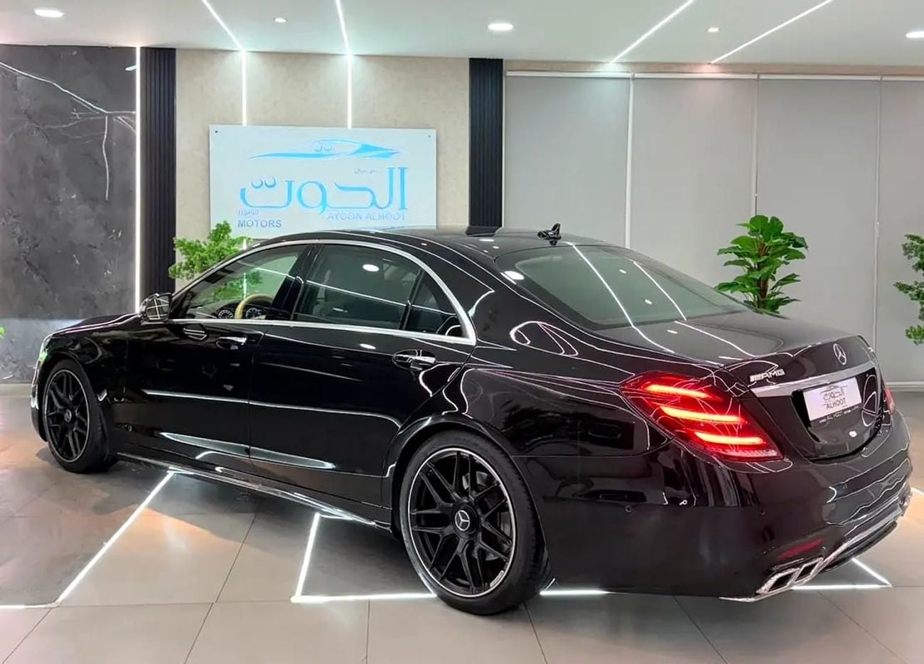 مرسيدس بنز S 400 AMG ELITE MERCEDES S400 _ S63 KIT AMG || GCC || FREE ACCIDENTS || RECENTLY SERVICED || REAR SCREENS