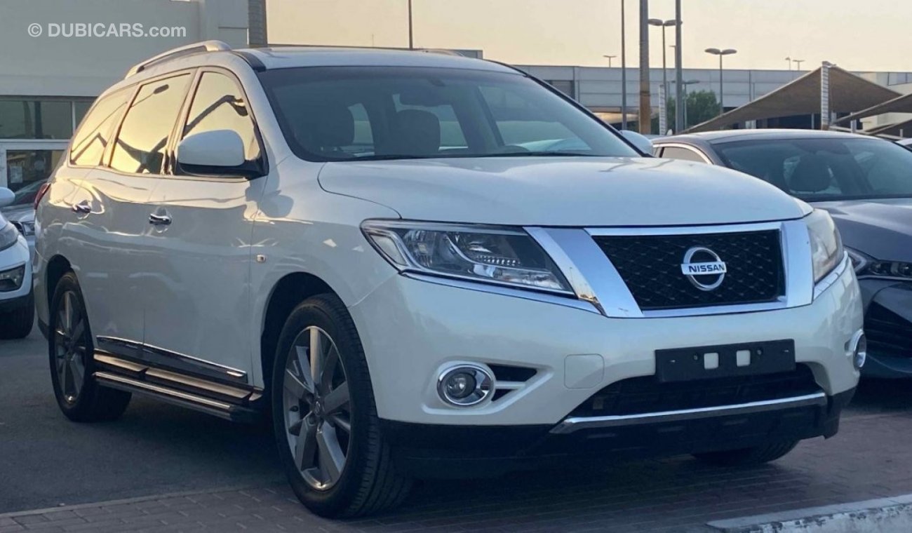 Nissan Pathfinder GCC Full option one owner drive