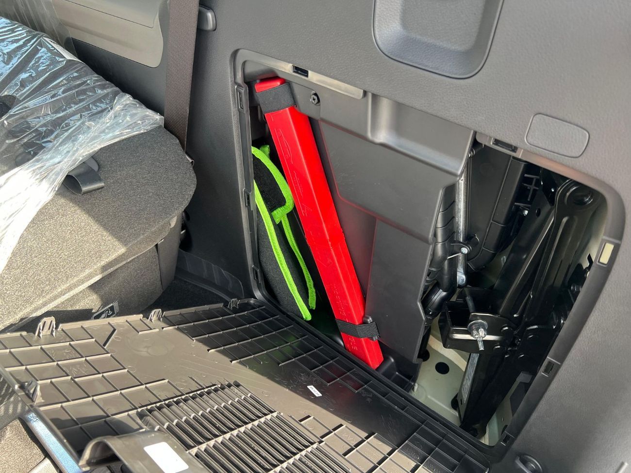 كيا كارنيفال 2025 BRAND NEW KIA CARNIVAL 3.5L, A/T-8 Seater