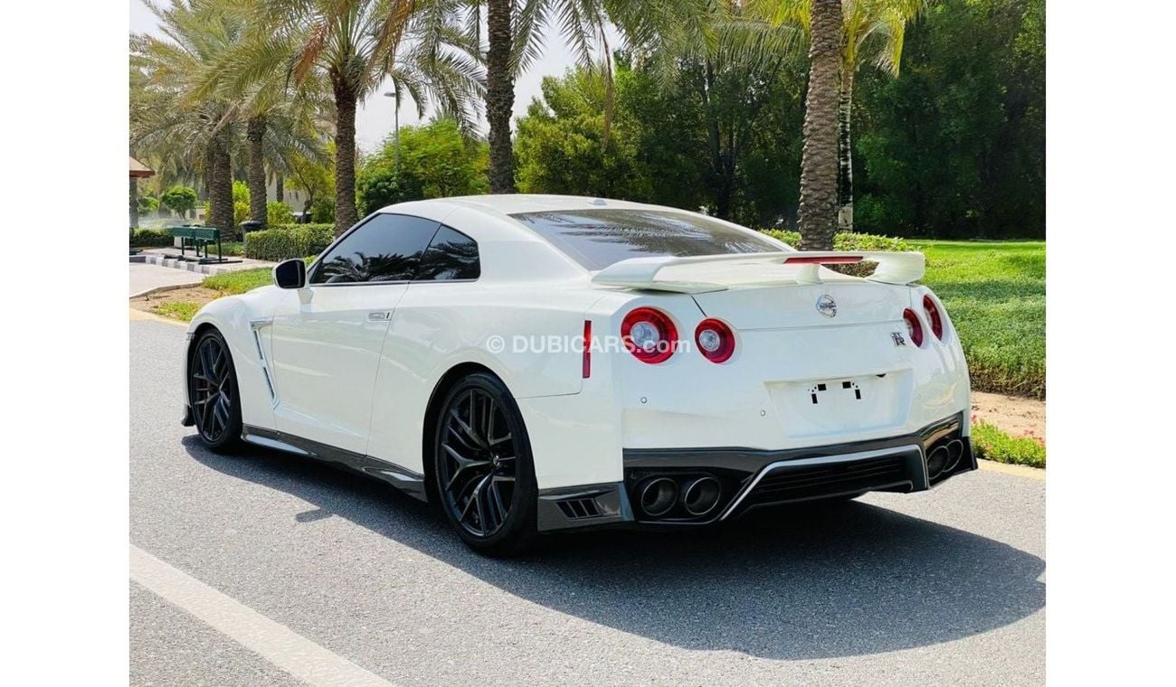 Nissan GTR Std Nissan GT-R 2018 import American perfect condition
