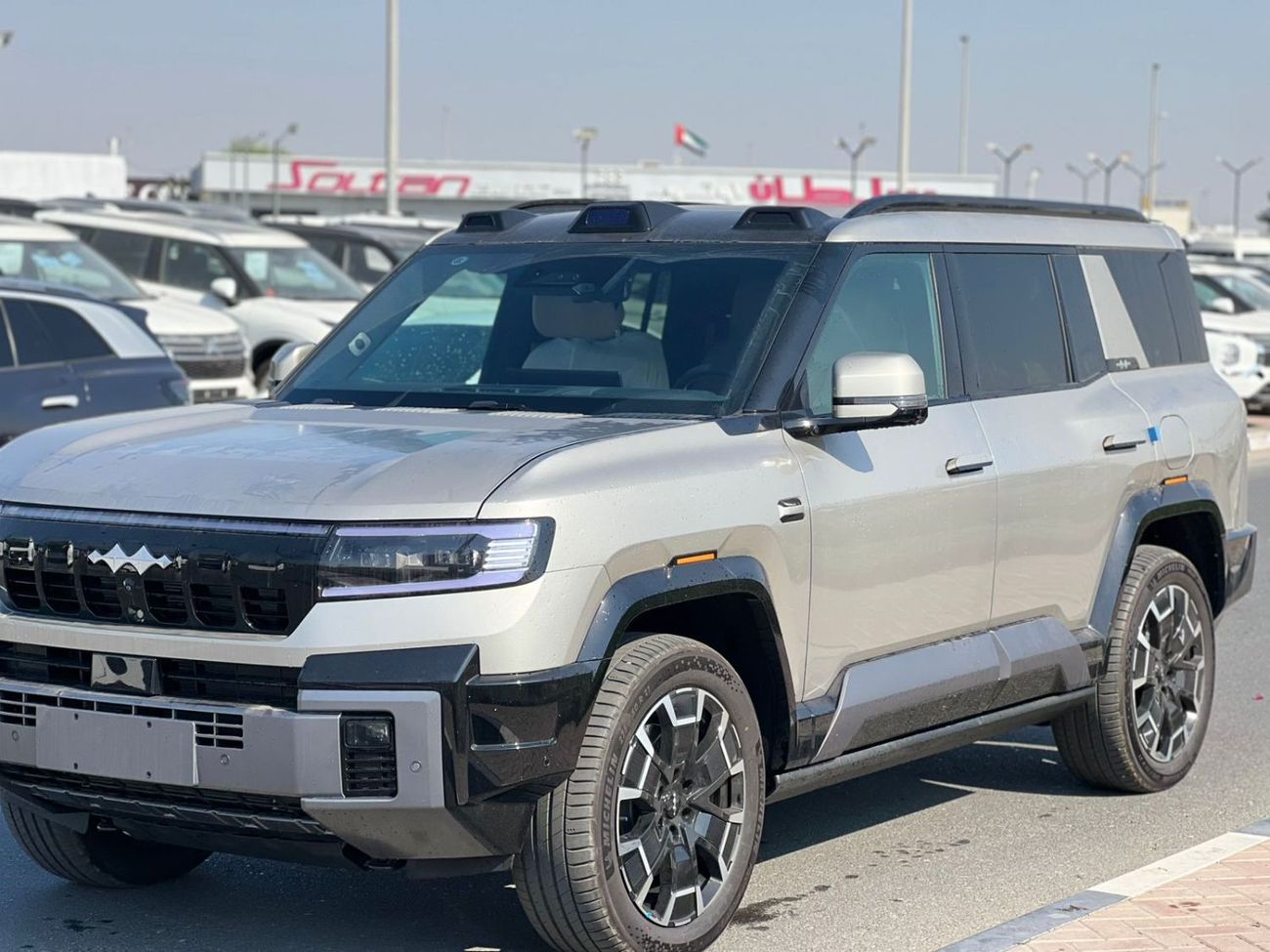 BYD Leopard 8 Smart and Brave Flagship Edition (7 Seats)