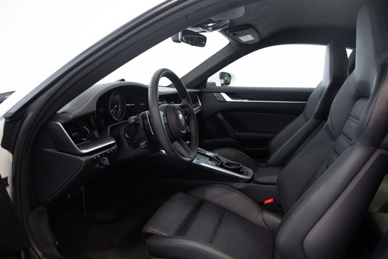 بورش 911 Turbo S 3.8L (640 HP) Coupe