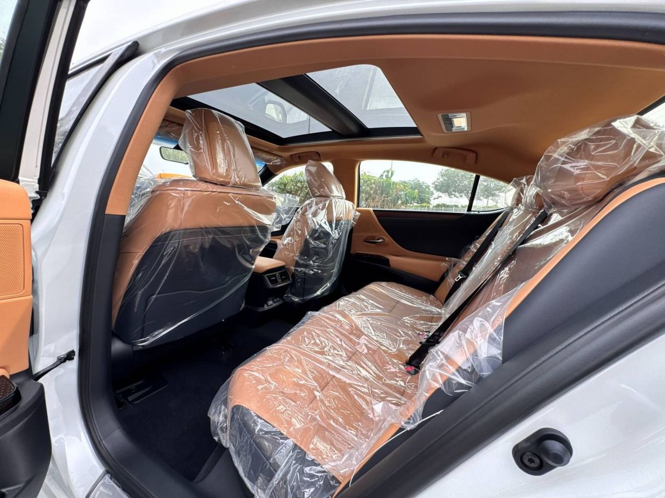 لكزس ES 350 2025 LEXUS ES350 3.5L PANAROMIC ELITE GCC BRAND NEW 0KM