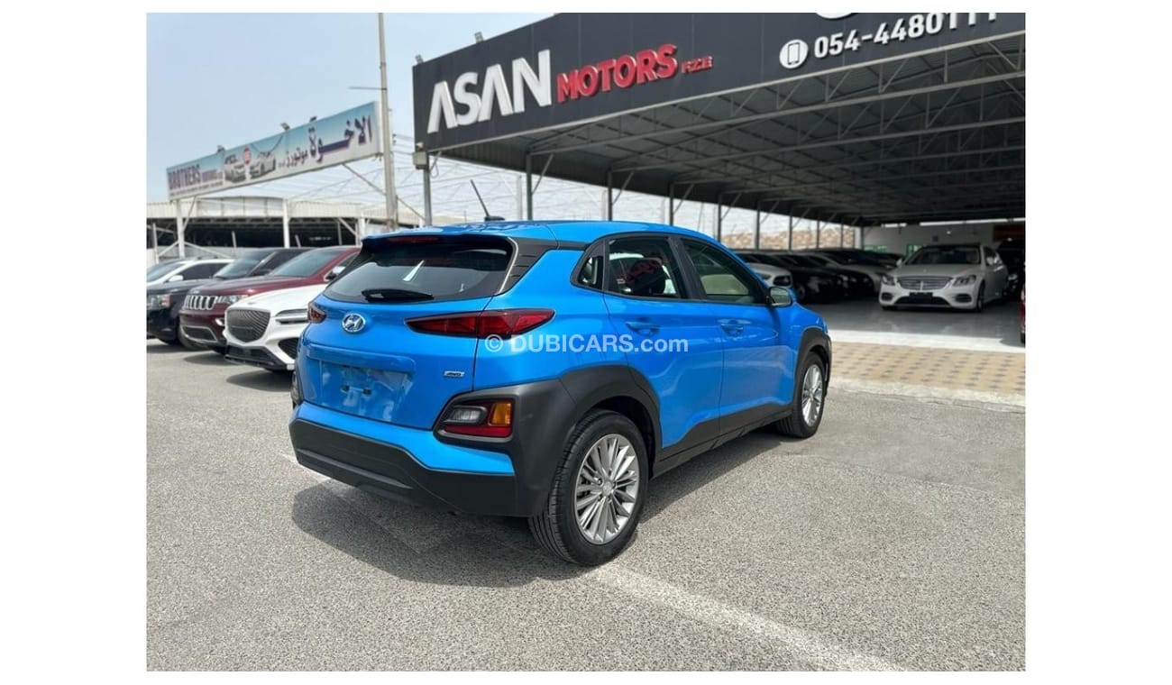 Hyundai Kona SE