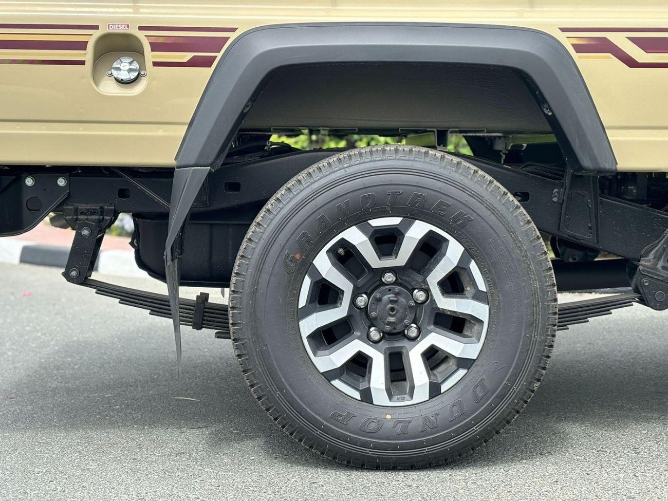 Toyota Land Cruiser Pick Up ECT0027 - TLC79 SCab Pick Up - 2.8L Diesel Auto Beige