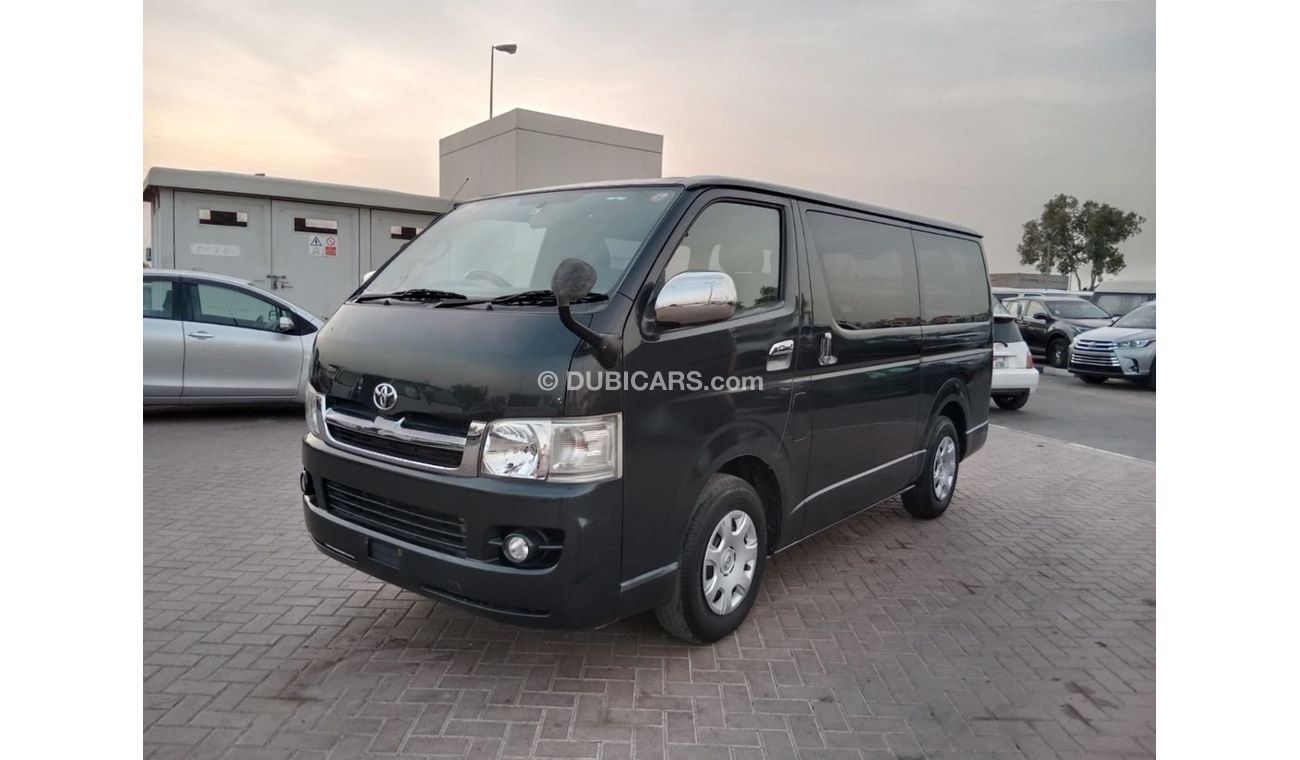 تويوتا هاياس TOYOTA HIACE VAN RIGHT HAND DRIVE (PM1621)