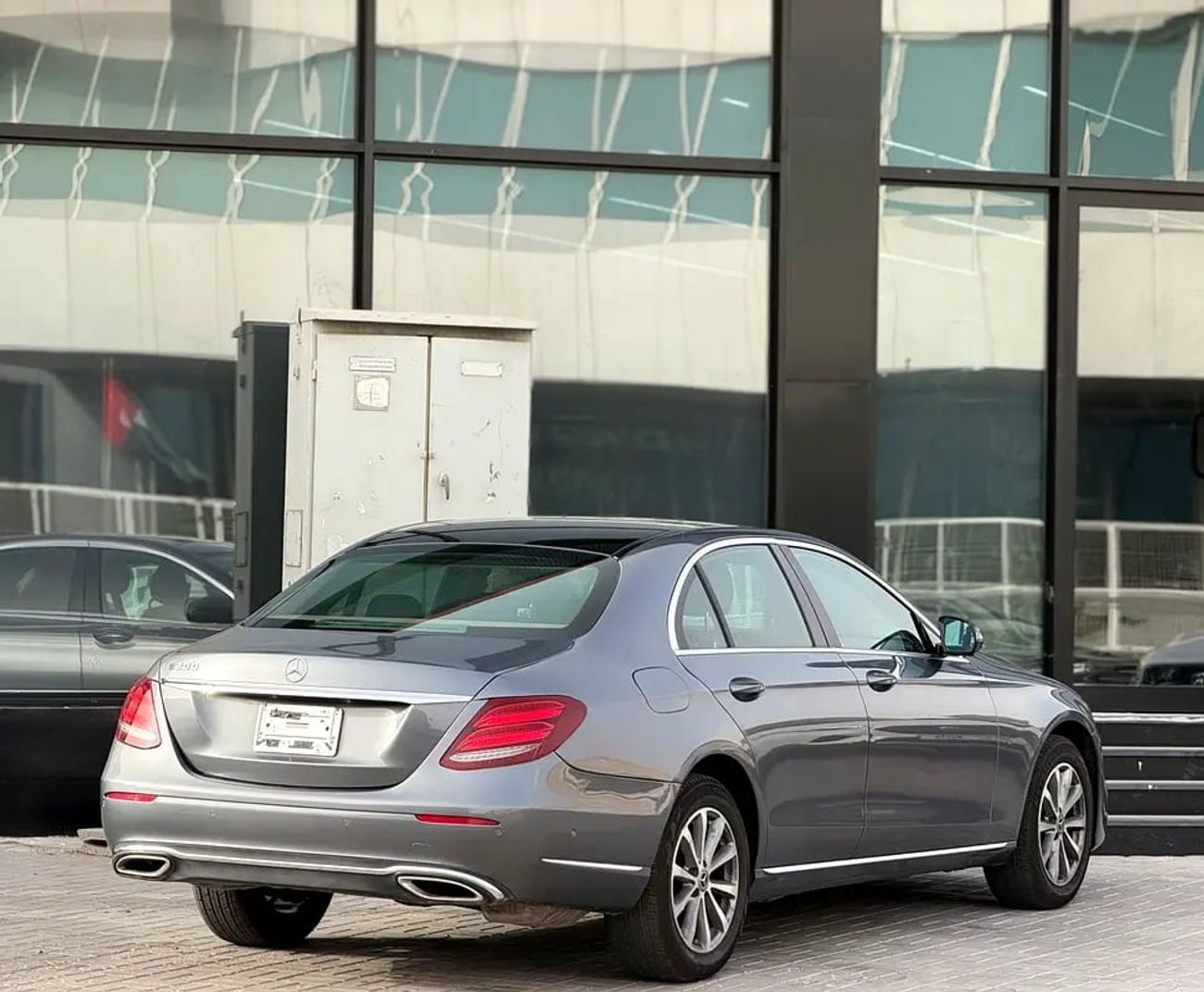 مرسيدس بنز E200 E 200 Exclusive | GCC Specs | Pristine Condition
