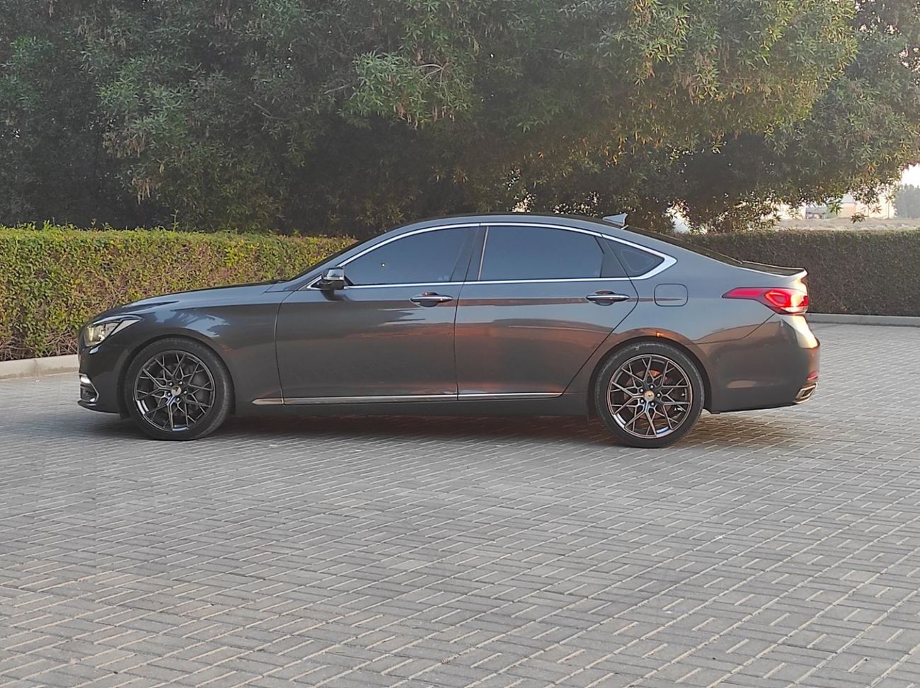 Genesis G80 Sport Royal 3.3L Genesis G80 2017 V6 3.3 full automatic