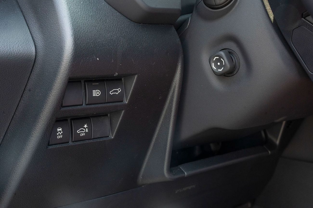 تويوتا لاند كروزر 2026 Toyota LC300 VXR 3.5L Hybrid AT (Black -red)