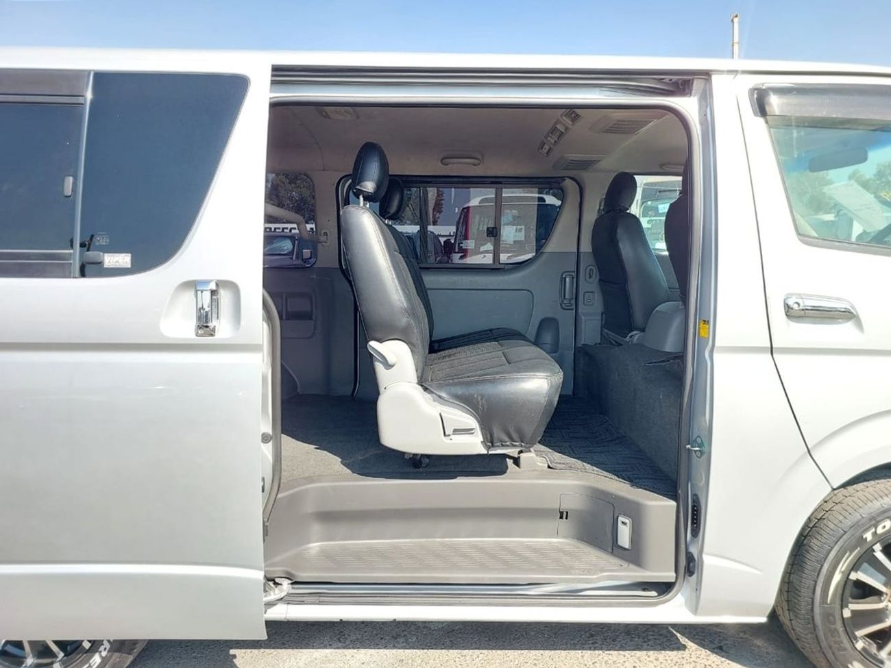 Toyota Hiace TOYOTA HIACE VAN RHD 2008 MODEL 3.0 L DIESEL AUTOMATIC(PM22759)