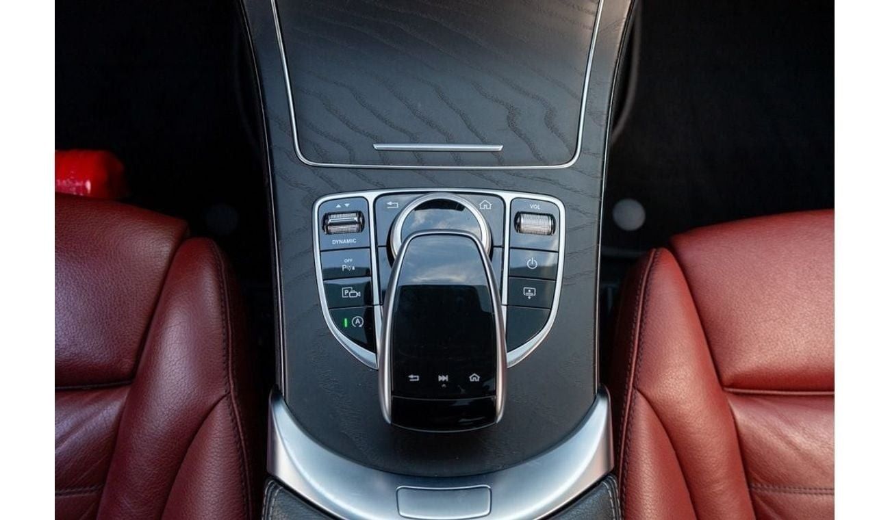 مرسيدس بنز C 200 Mercedes-Benz C200 AMG Premium + 2020 GCC under Agency Warranty and Service Contract  w