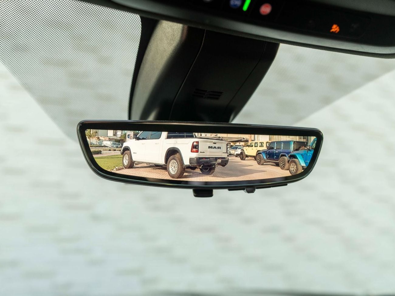 GMC Yukon Denali 6.2L (8 Seater)