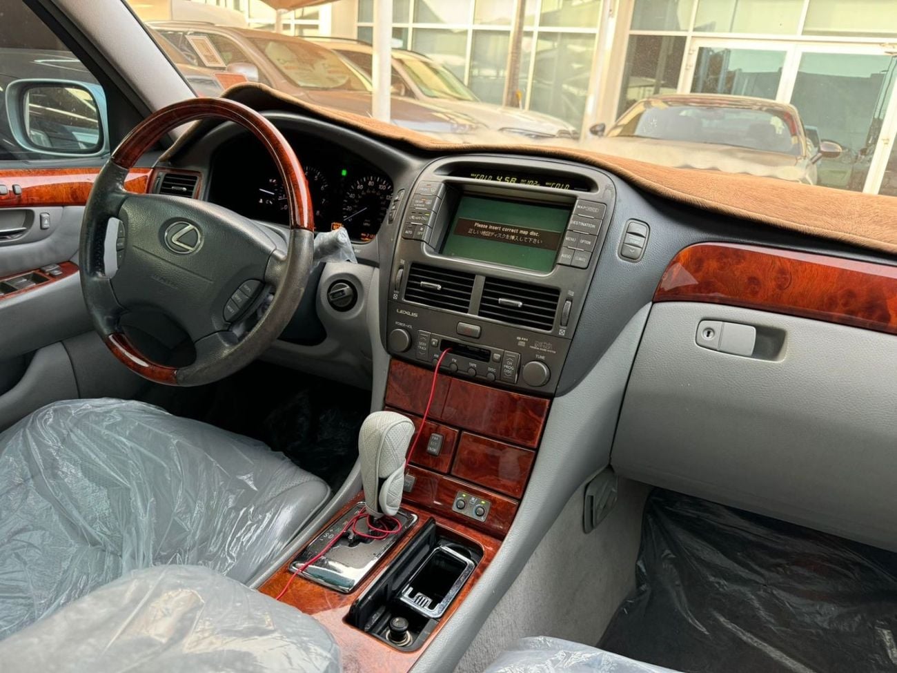 لكزس LS 430 لكزس LS430 وارد 2004 بحاله ممتازه السياره بدون اى اعطال
