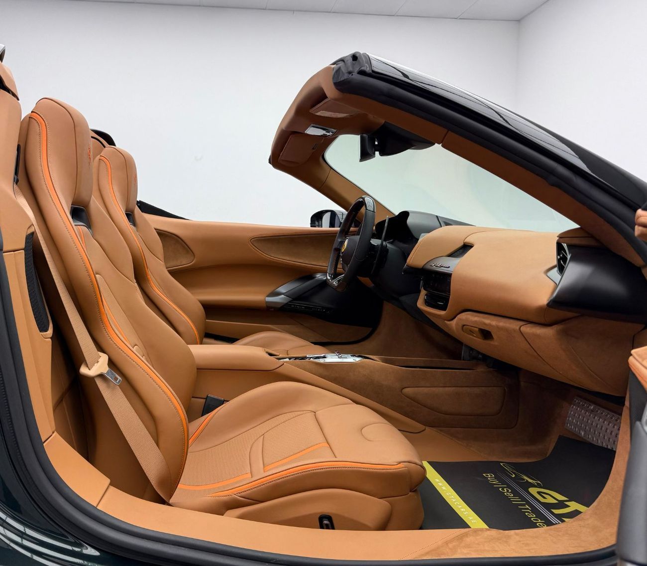 Ferrari SF90 Spider 2022 Ferrari SF90 Spider, Warranty, Very Low Km, Fully Loaded, Excellent Condition, European