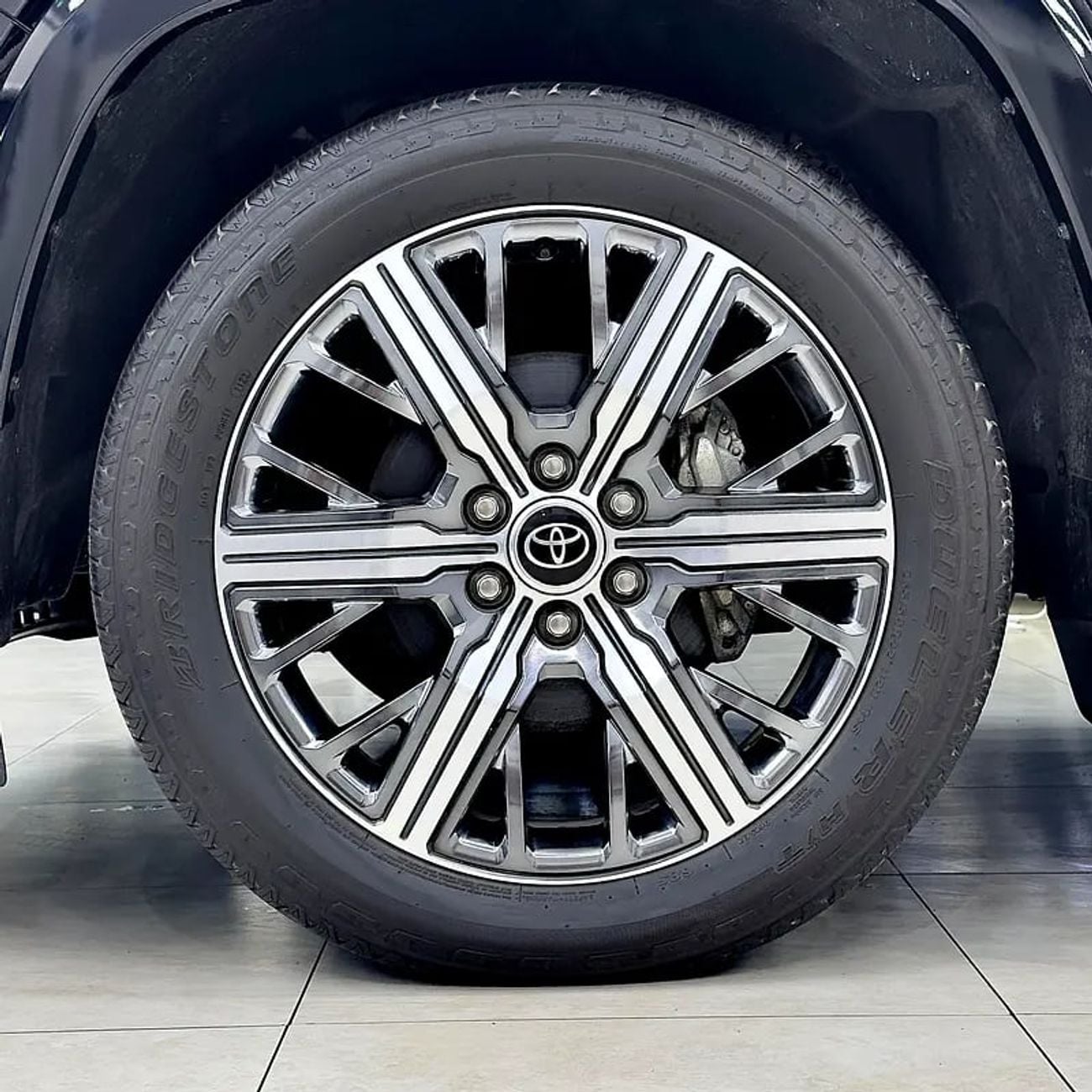 تويوتا سيكويا Capstone hybrid