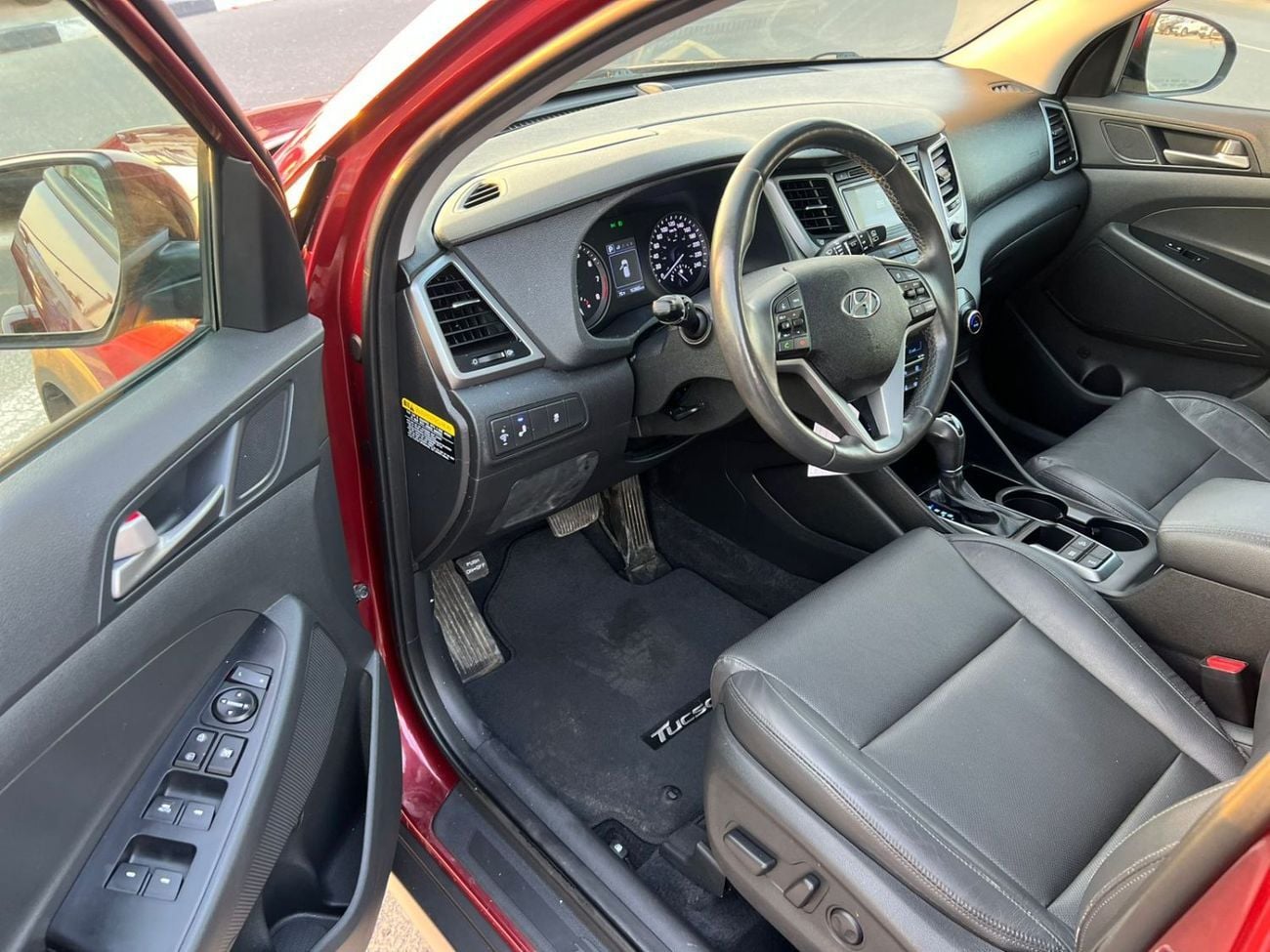 Hyundai Tucson GL 2017 Hyundai Tucson 2.0L V4 - Panoramic Sunroof - AWD 4x4 - Rear Camera - Leather seats