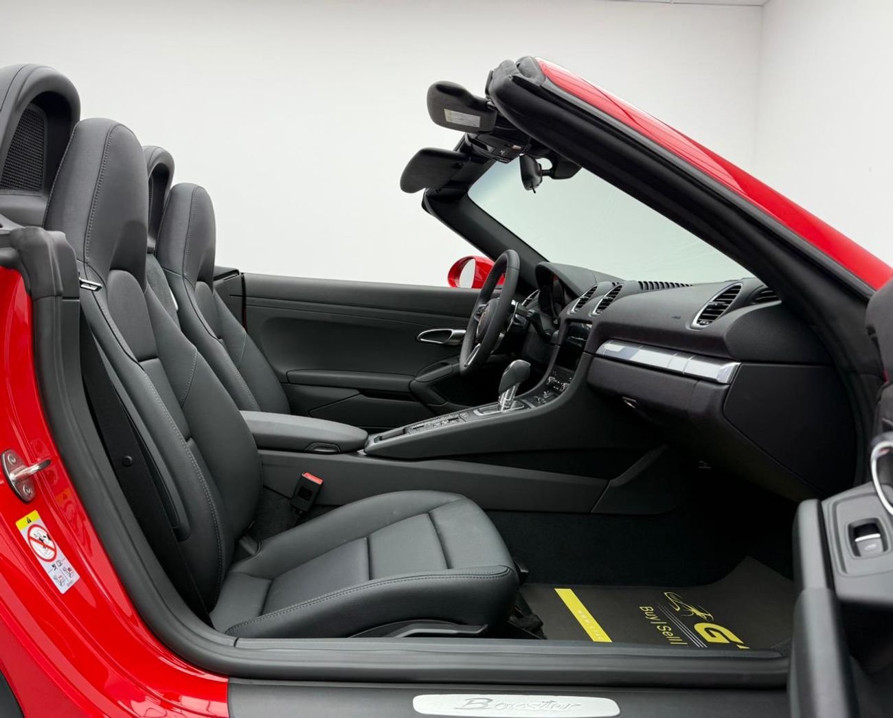 بورش بوكستر 718 Std 2.0L A/T 2025 Porsche 718 Boxster ,Al Nabooda Warranty+Full service history ,GCC