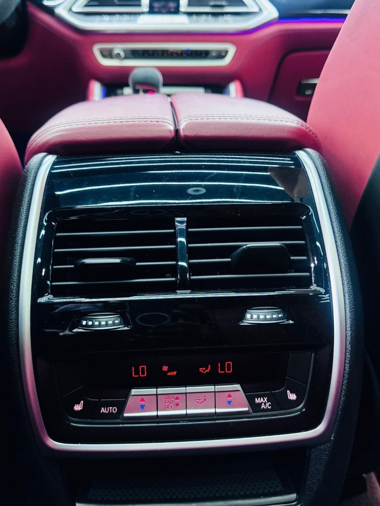 BMW X5M Competition 4.4L 2021 BMW X5 M Competition, Canadian specs With 1 Year warranty and FSH from AGMC an