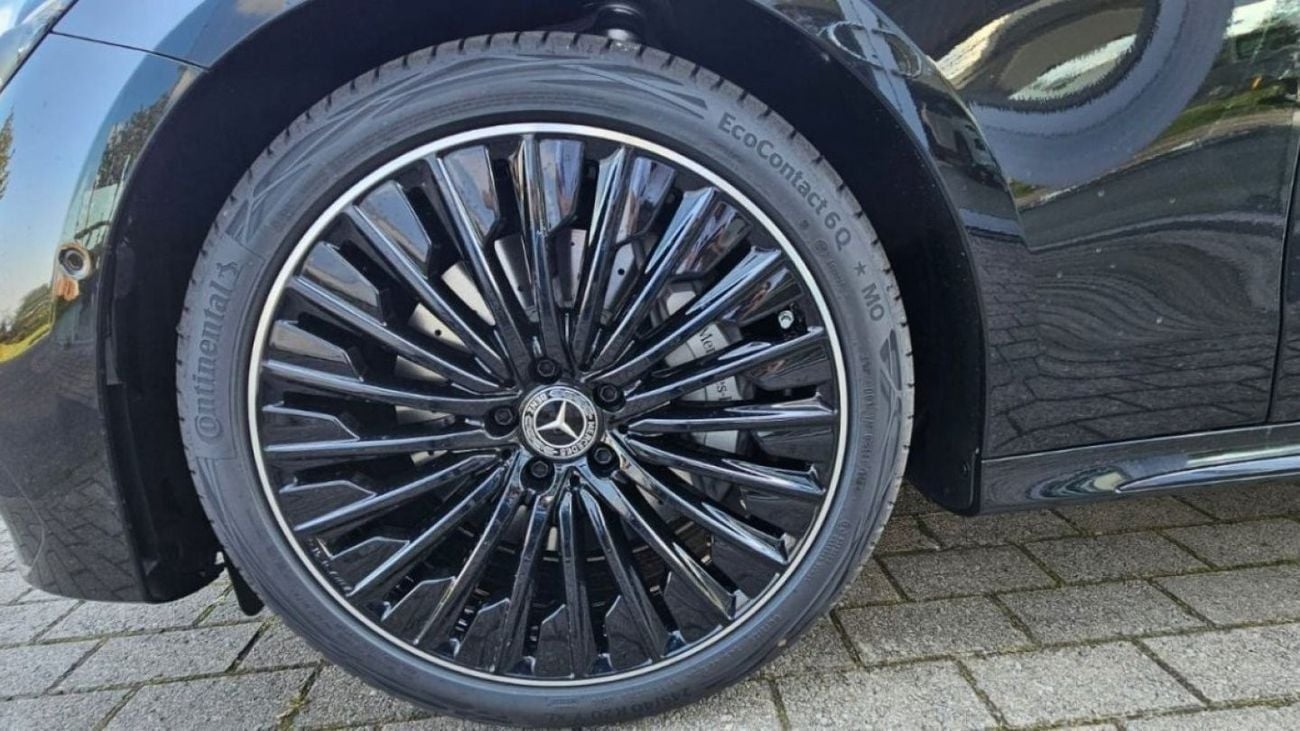 Mercedes Benz E200 STD 2.0L Premium Plus AMG LINE 2025 {Export}