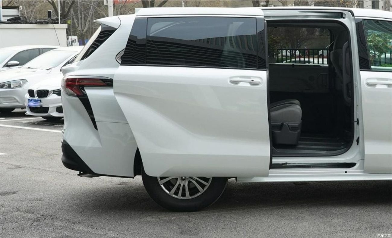 Toyota Sienna 2023 Toyota Sienna 2.5L Comfort Hybrid