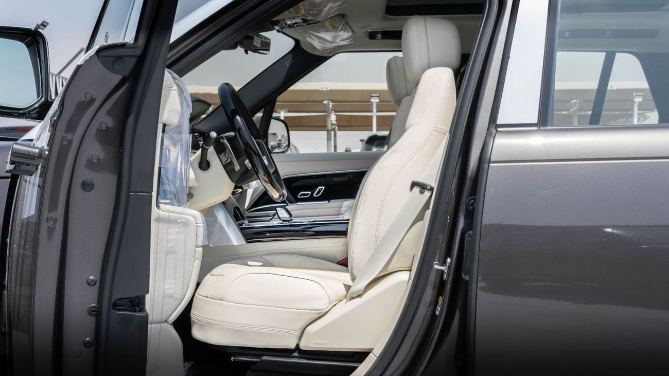 Land Rover Range Rover HSE P400 2026 Range Rover P400 | Charente Grey | 3.0L Mild-Hybrid | 400 PS | GCC Specs