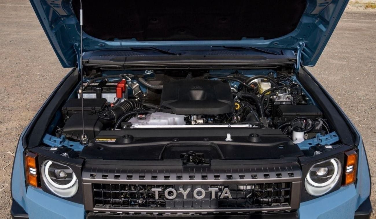 تويوتا برادو PRADO 250 2.8D AT FIRST EDITION MY2025 – BLUE & GREY ROOF