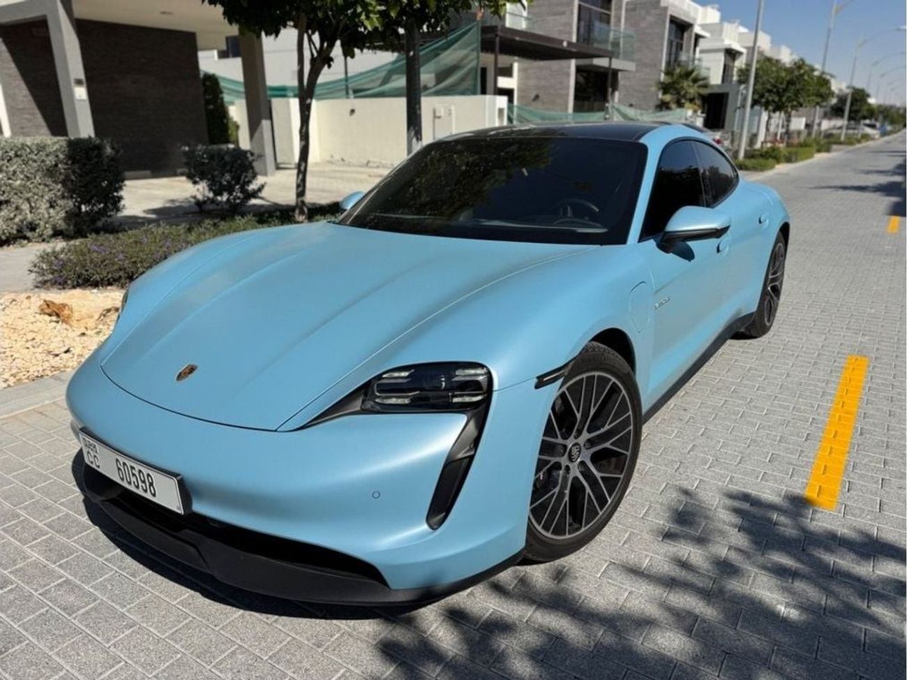 بورش تايكان 4