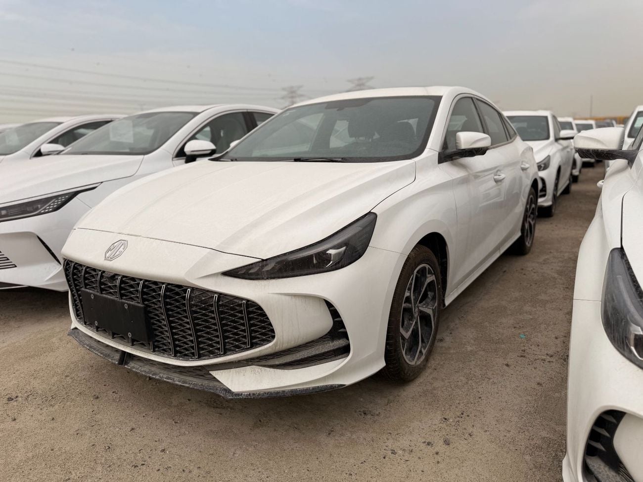 أم جي 5 MG5 1.5L Luxury Edition