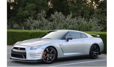 نيسان GT-R Std نيسان GT-R  خليجي 2013 بريميوم صبغ وكالة بحالة الوكالة بدون اى تزويد فل ابشن فل كاربون فايبر