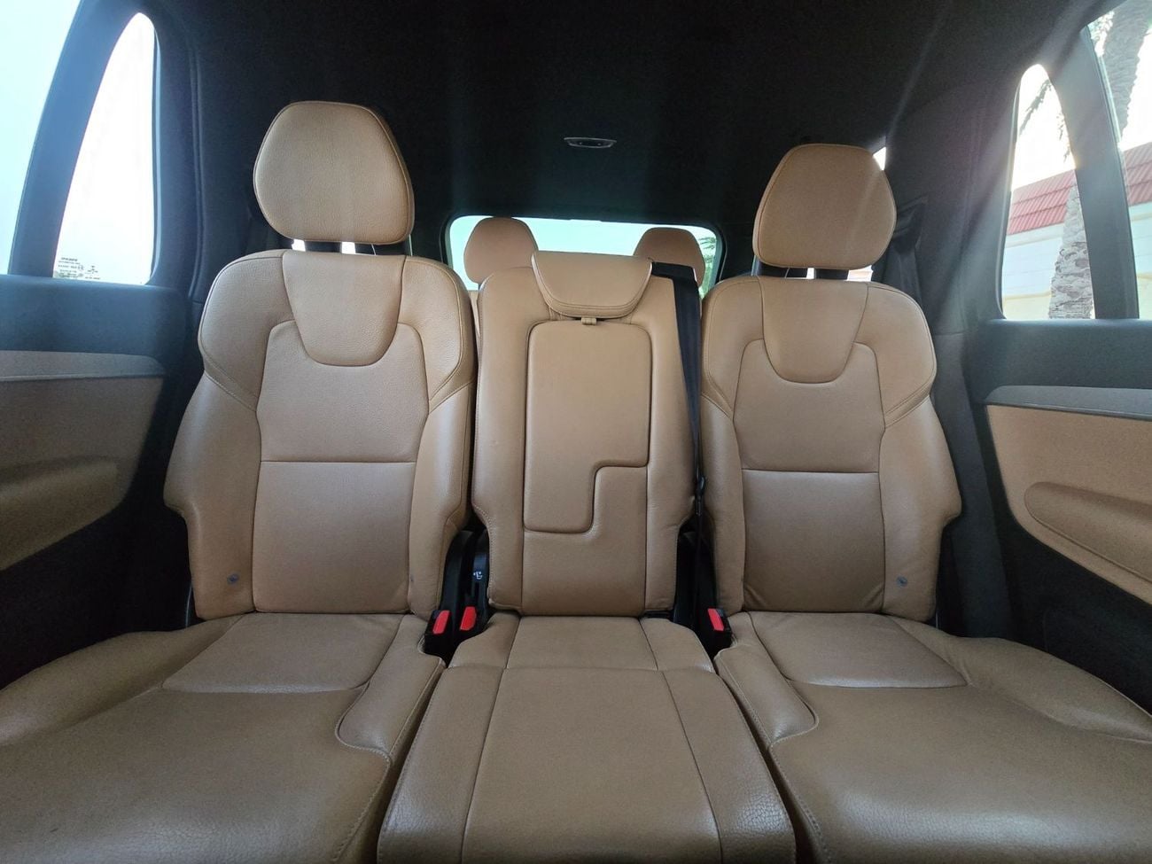 فولفو XC 90 MOMENTUM
