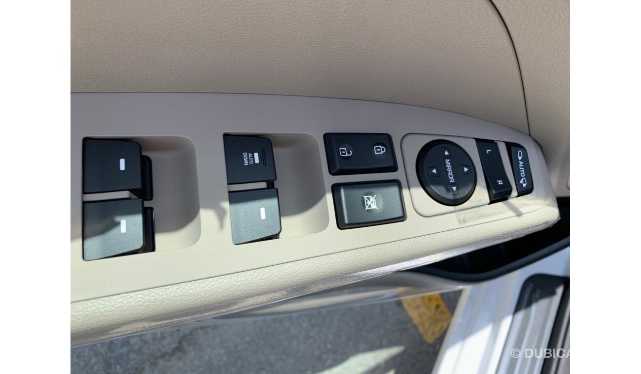 Hyundai Elantra with sun roof