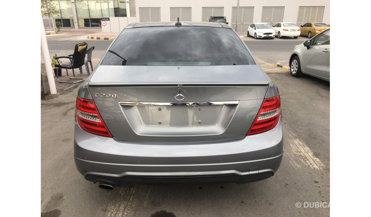 Mercedes-Benz C200 we offer : * Car finance services on banks * Extended warranty * Registration / export services