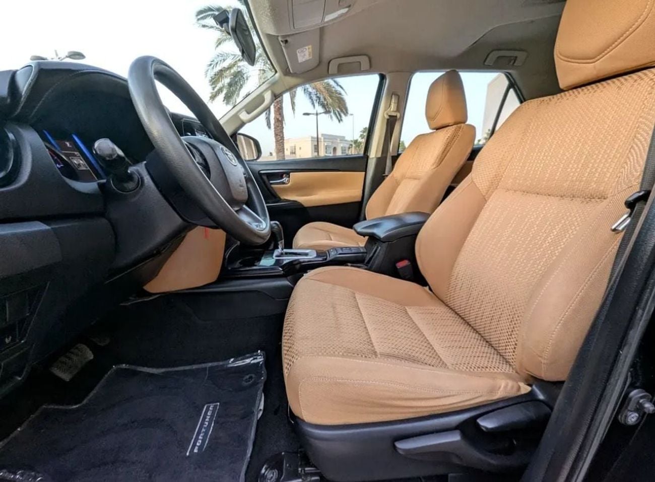 Toyota Fortuner Toyota Fortuner 2023model 2.4 v4 Diesel Engine Colour Black Key start Transmission Automatic Interio