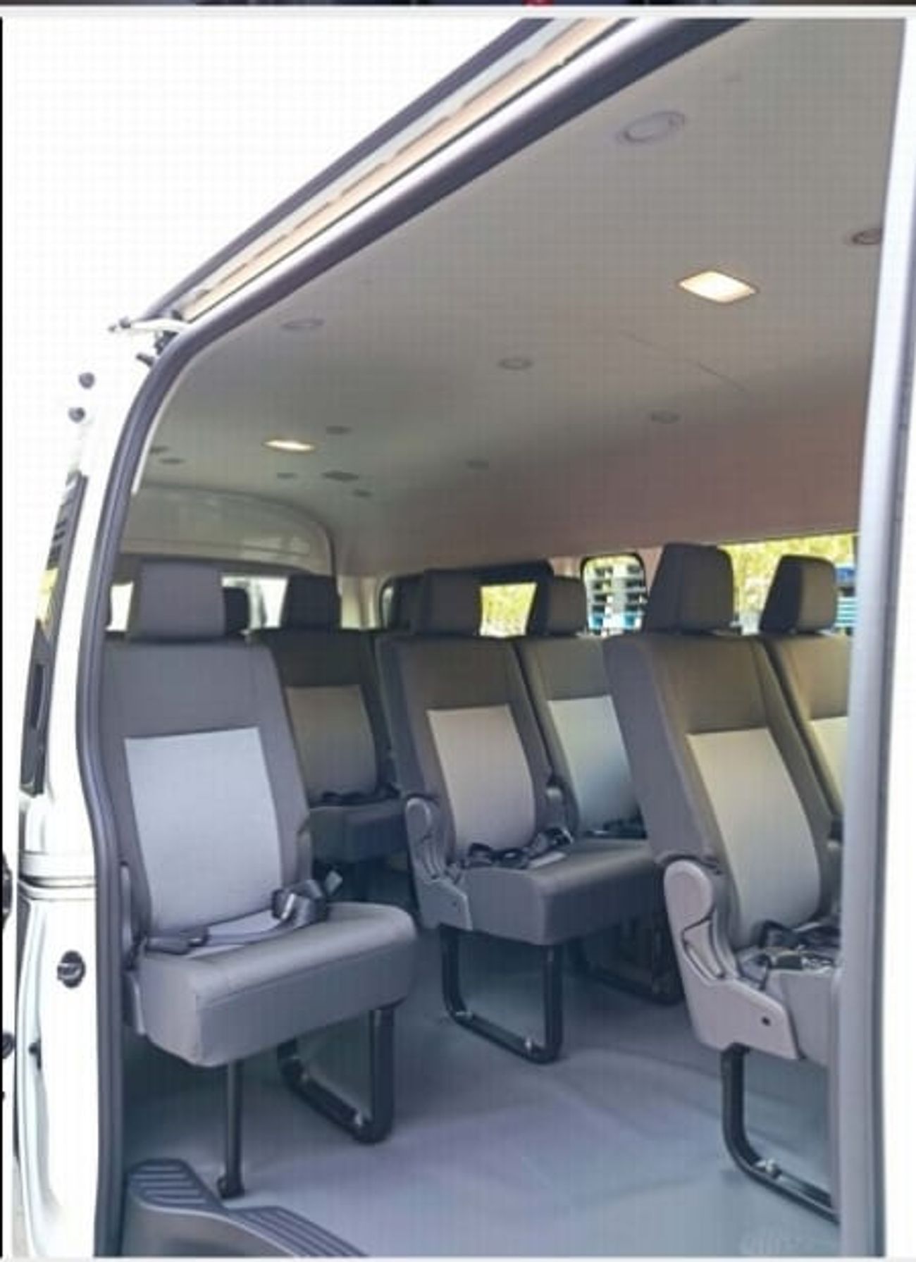 تويوتا هاياس 2.8L DIESEL 13 SEATER MANUAL TRANSMISSION ( FOR RE- EXPORT ONLY )