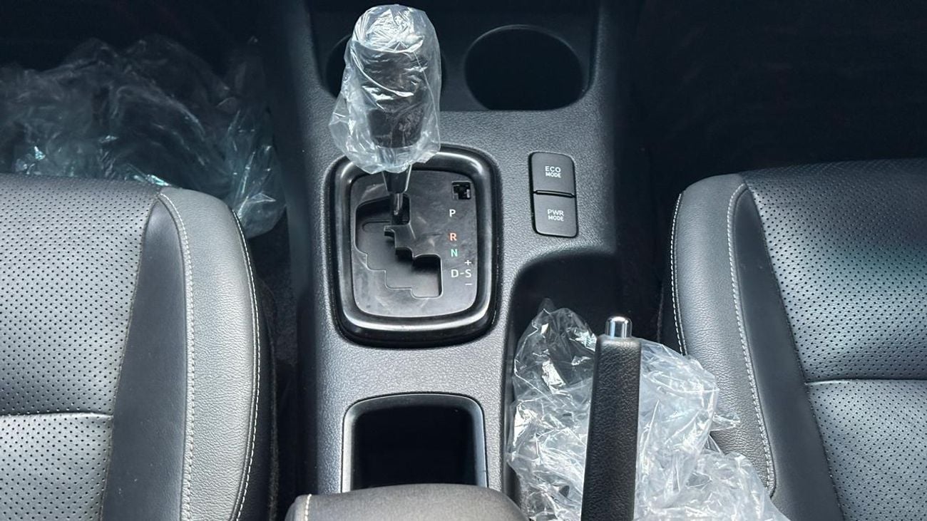 Toyota Hilux ROGUE RIGHT HAND DRIVE DIESEL AUTO