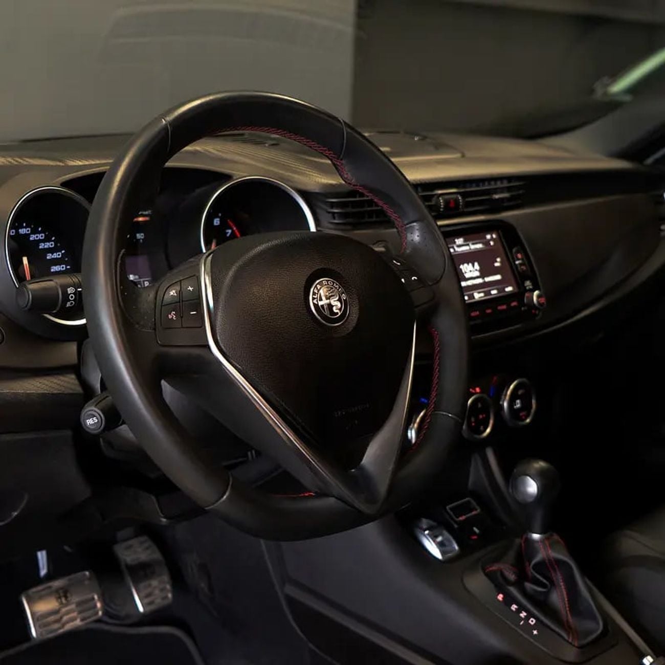 ألفا روميو جوليتا AED 765 p.m • 0% Downpayment • Veloce • 1 Year Warranty