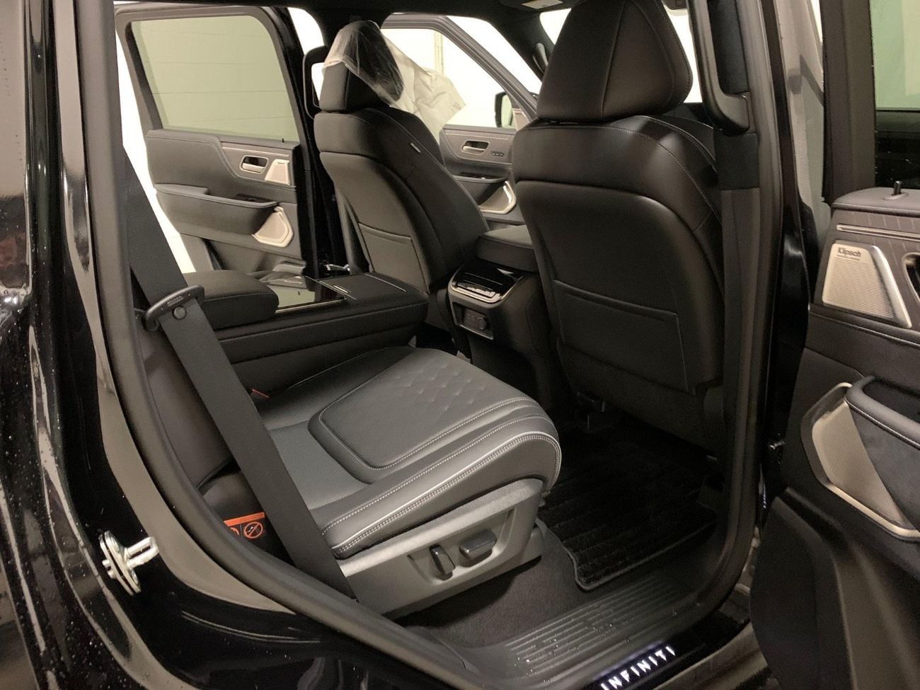 إنفينيتي QX80 AUTOGRAPH CAPTAIN CHAIRS