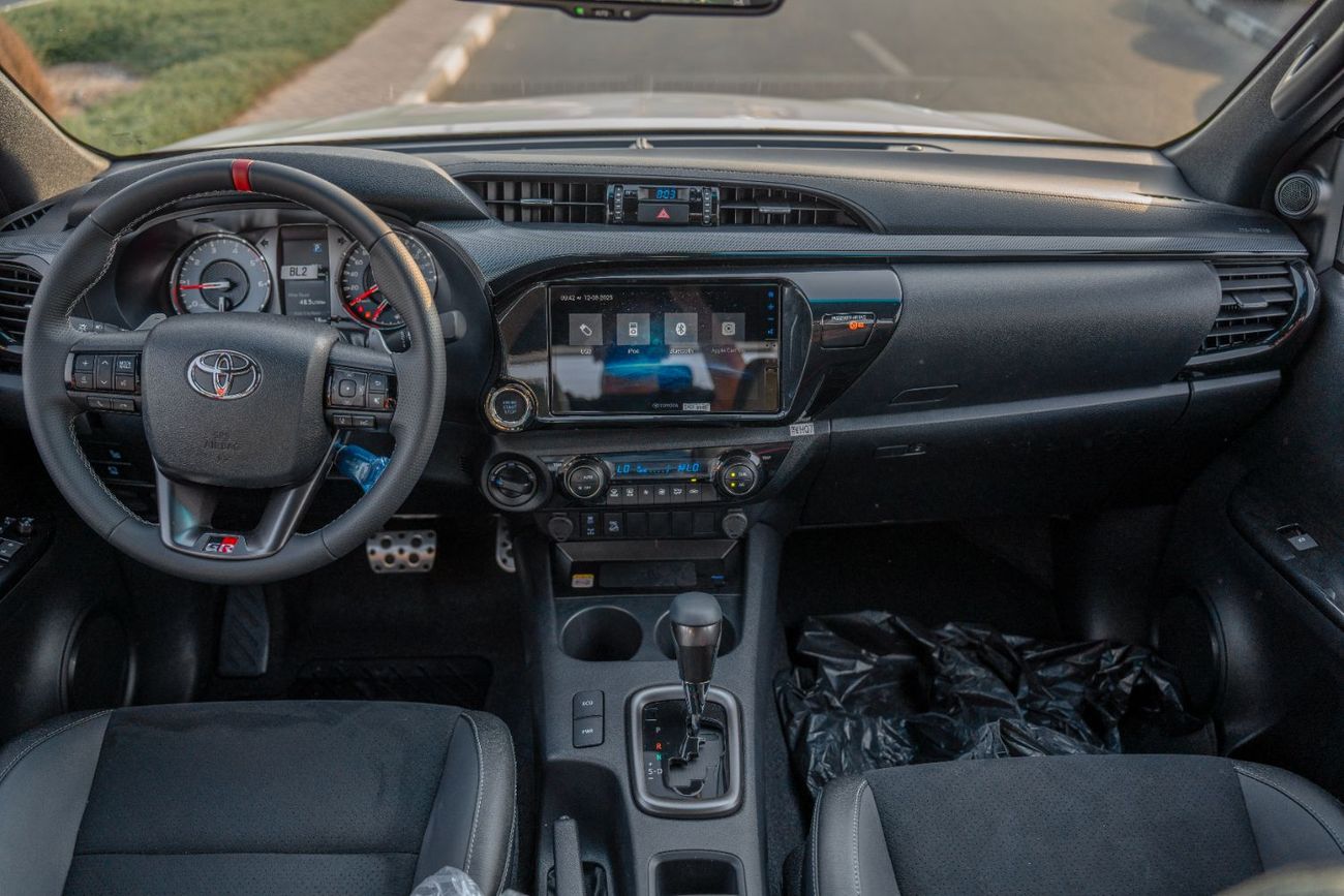 تويوتا هيلوكس GR Sport 2.8L