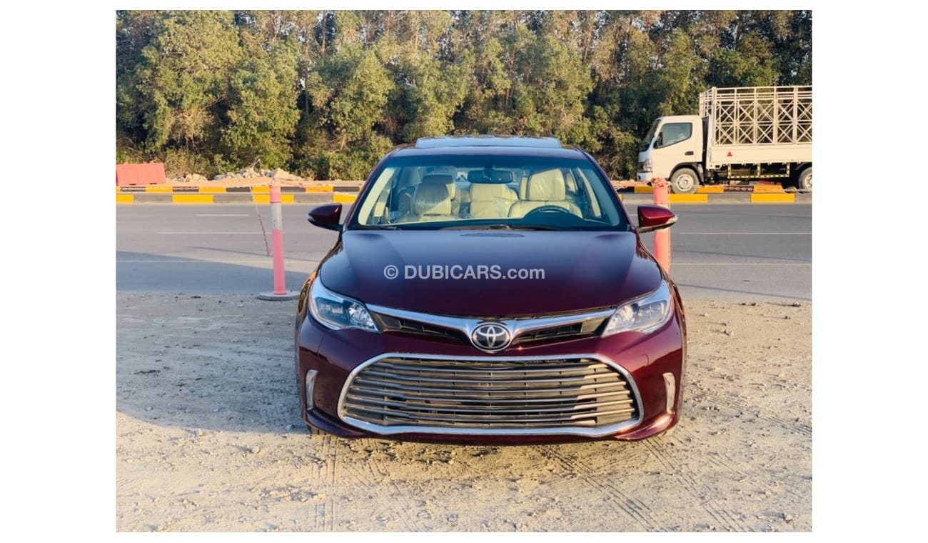 Used Toyota Avalon Limited Limited 2017 for sale in Sharjah 496235