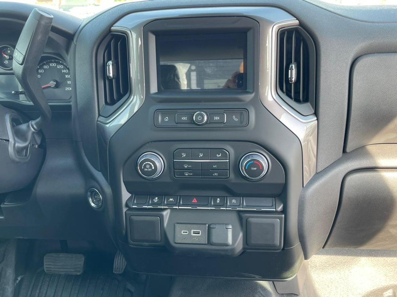 Chevrolet Silverado 5.3 V8 LT V8 5.3L AWD GCC